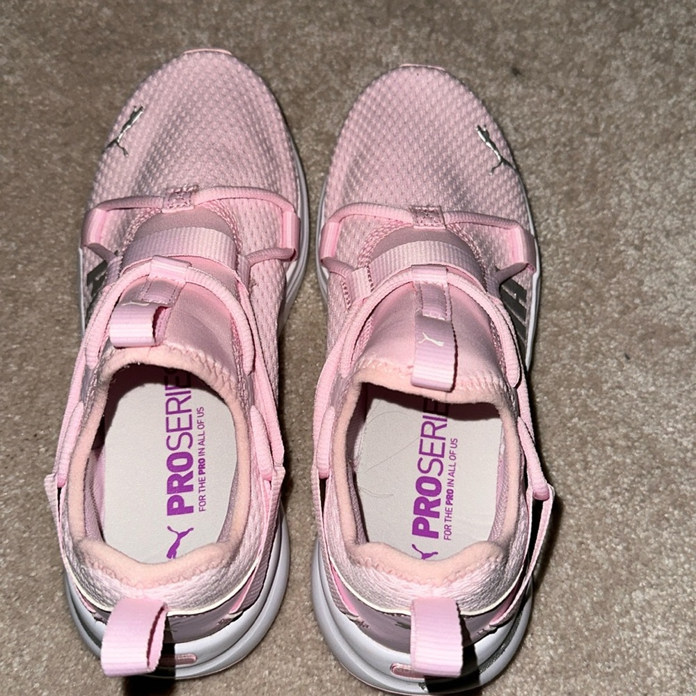 Puma Running Shoes - Picture 3 of 4